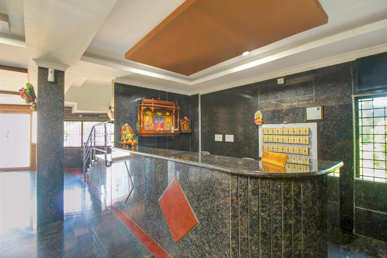 Capital O 17320 Vijaya Residency Manipal Bagian luar foto
